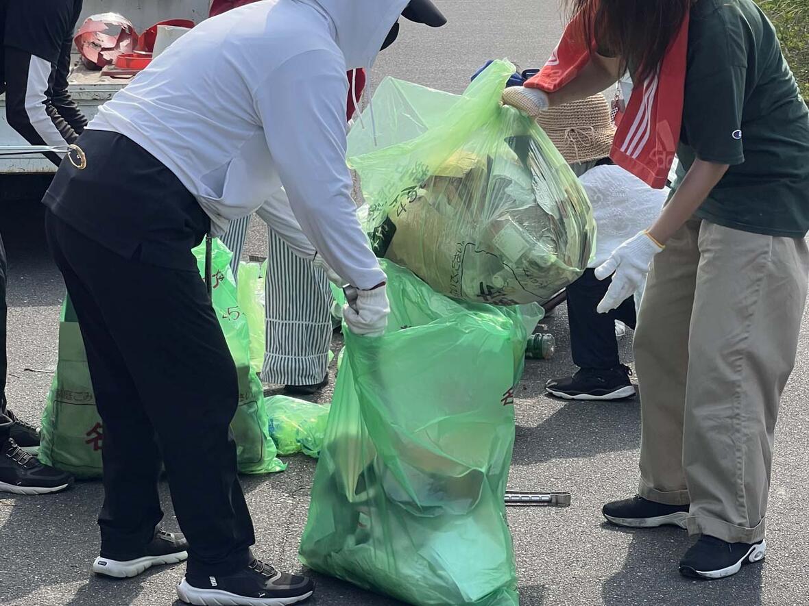 ゴミ拾い