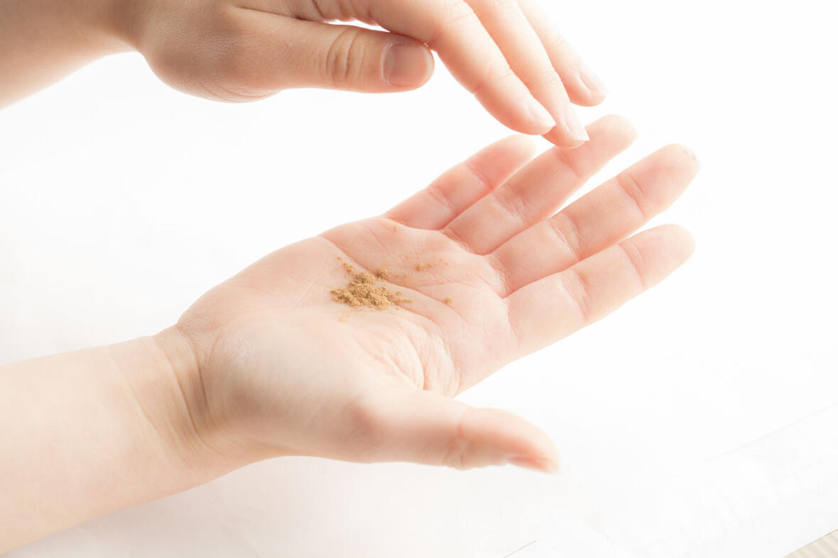 塗香を塗るイメージ